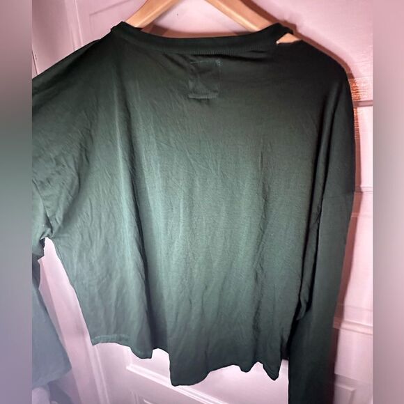 Chaser || NWTs Deconstructed Cold Shoulder Long Sleeve Top Size Small - Picture 3 of 5